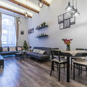 https://katerina-apartment-blaha-square.inbudapesthotels.com