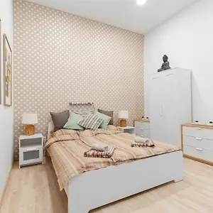 https://apartment-colourful.inbudapesthotels.com